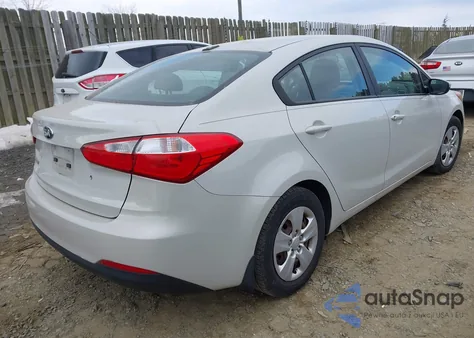 2015 Kia Forte Lx z USA, uszkodzony, nr VIN KNAFK4A61F6295102